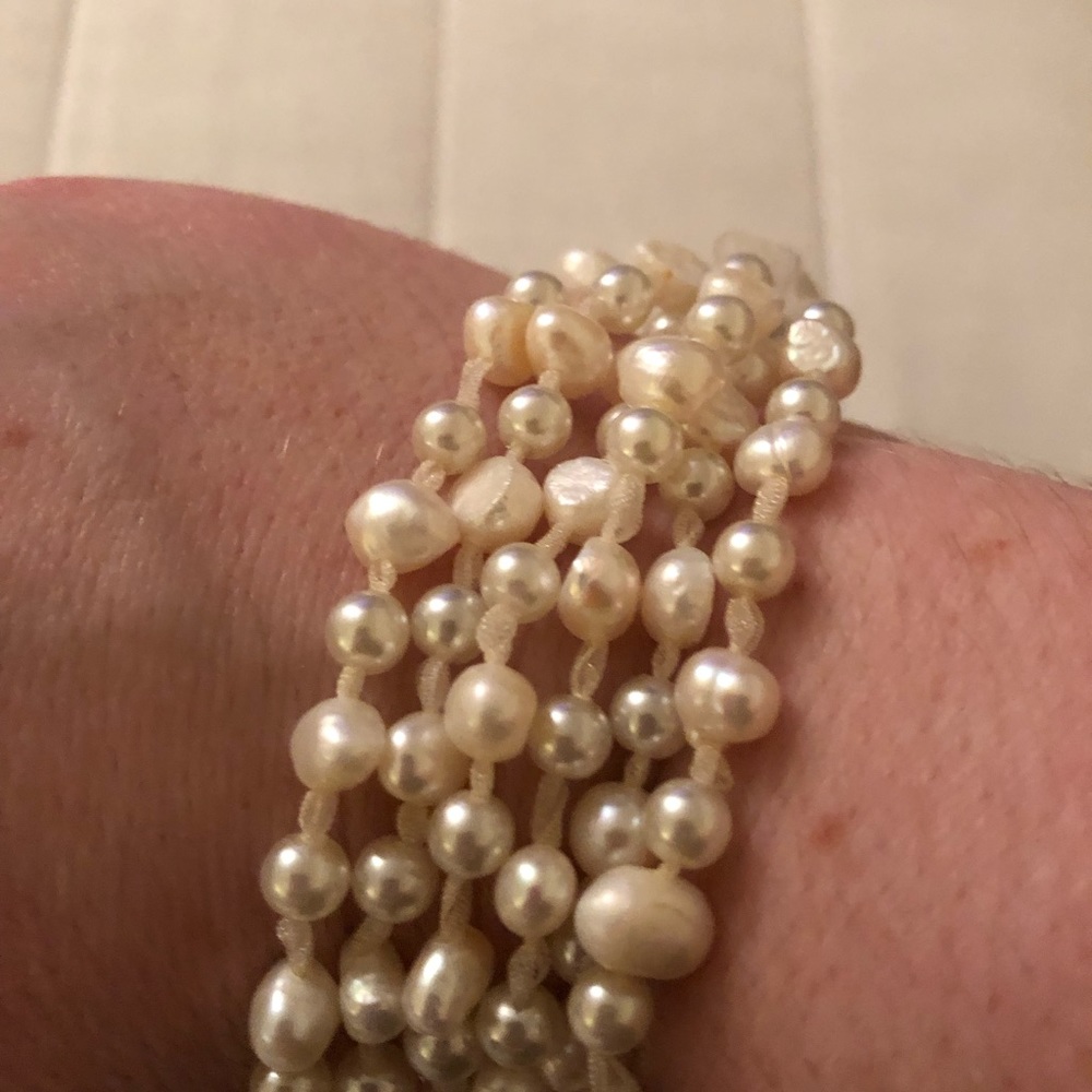Vintage Francesca’s Collections Pearl Bracelet